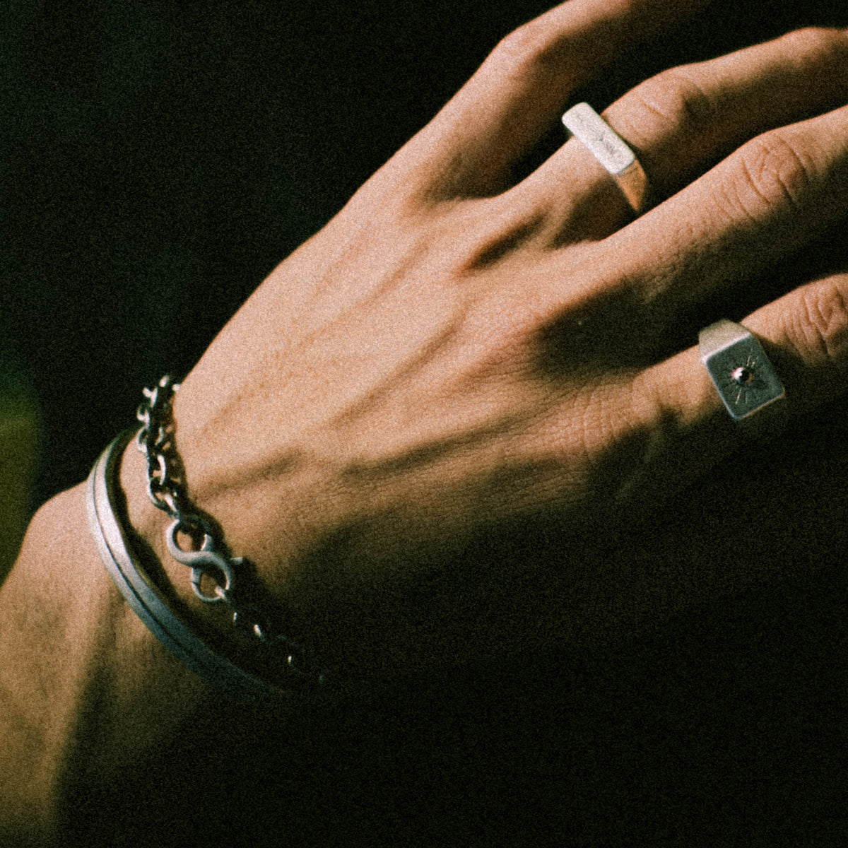 products:junto-e-mistruado-bracelet-silver,blowing-in-the-wind-cuff,lost-treasure,chaos-theory-ring-silver
