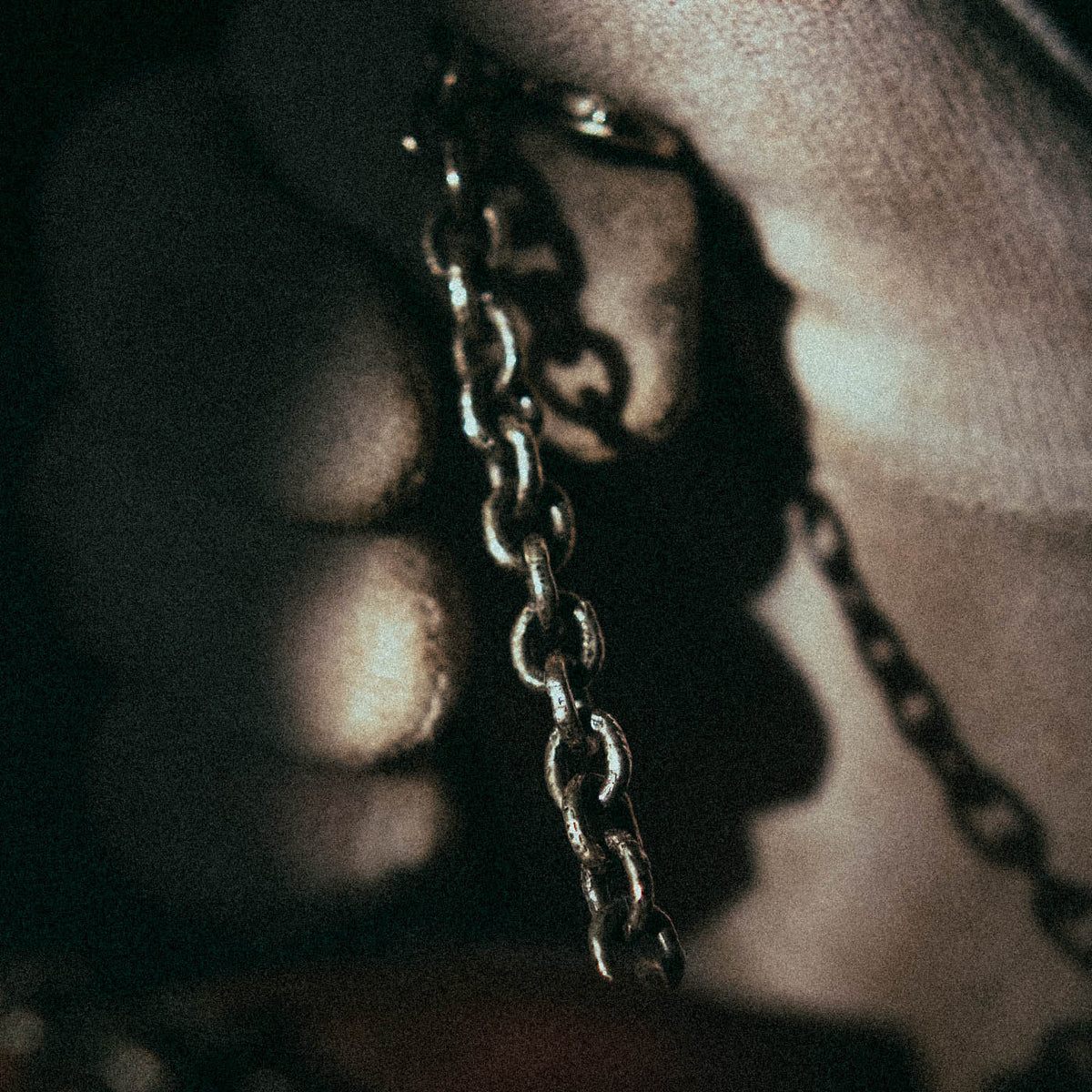products:junto-e-mistruado-necklace-silver