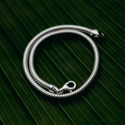 products:nebty-wrist-chain-two-ladies