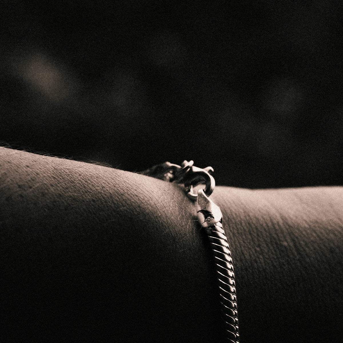 products:nebty-wrist-chain-two-ladies