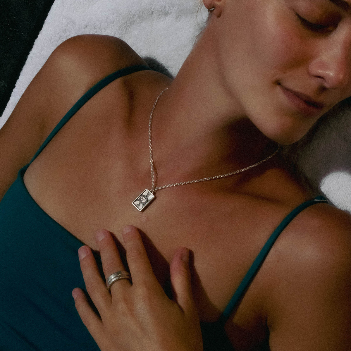 products:the-seeker-pendant