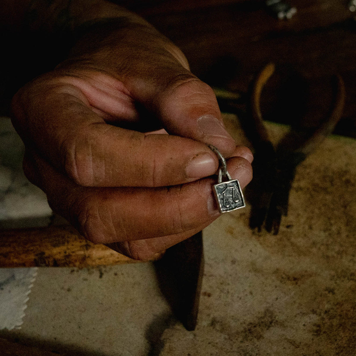the-seeker-pendant