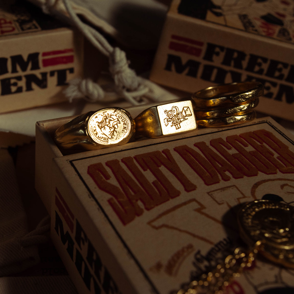 products:true-north-ring,three-amigos-gold,le-cinema-gold