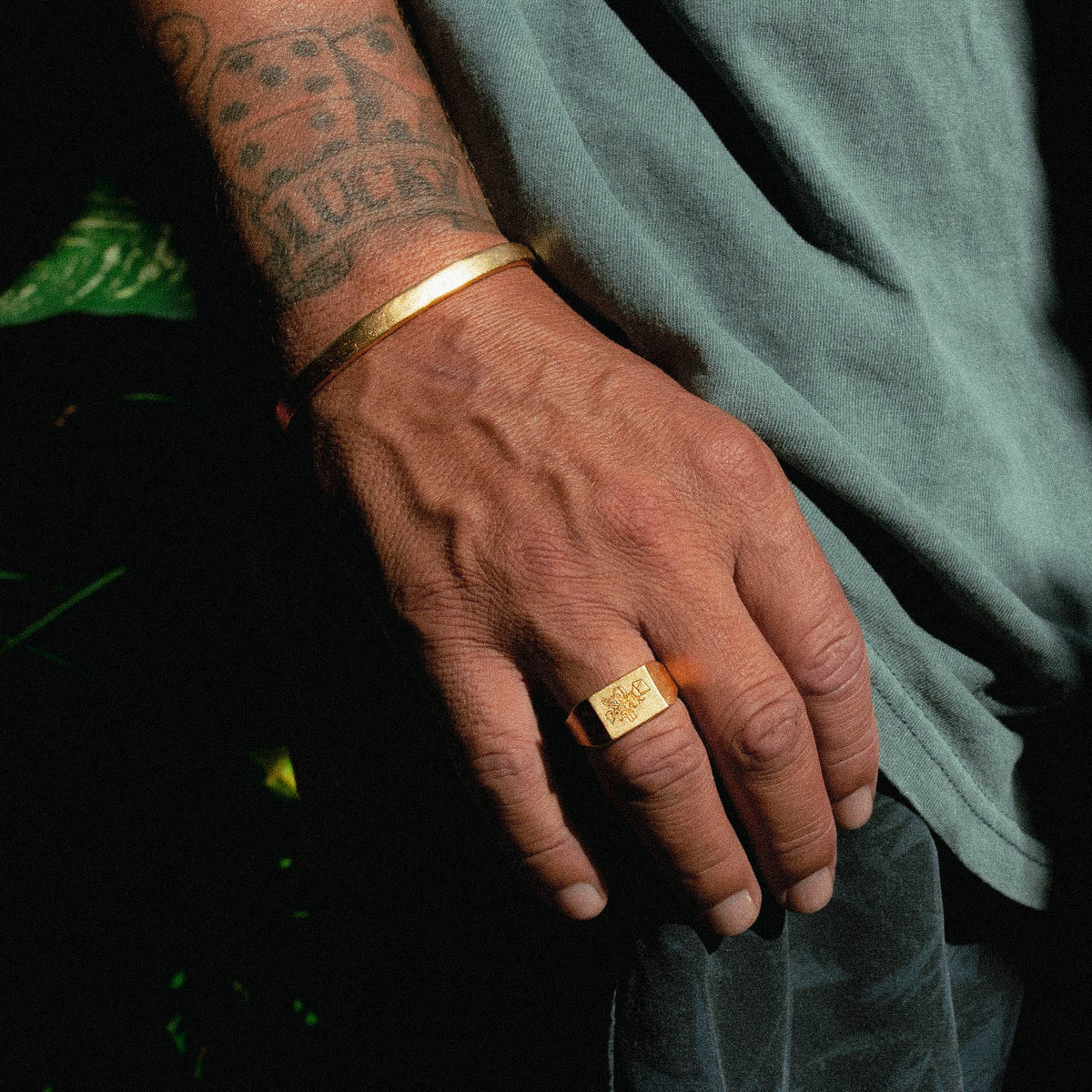 products:timekeeper-cuff-gold,le-cinema-gold