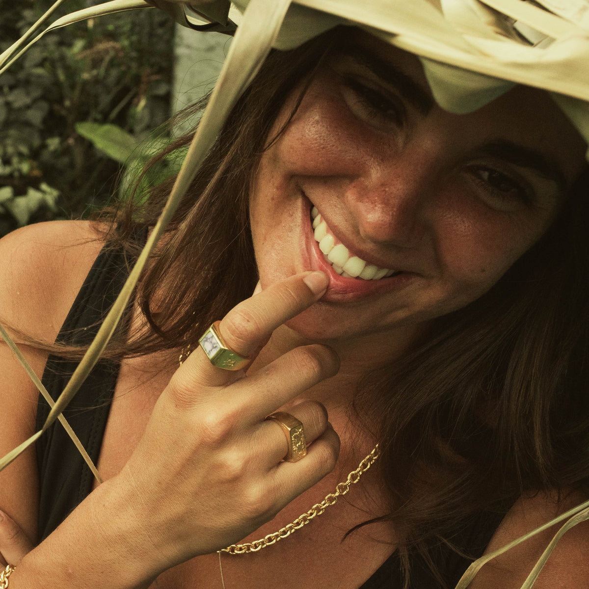 products:howlite-seeker-ring-g,junto-e-mistruado-bracelet-gold,gift-of-gods-gold